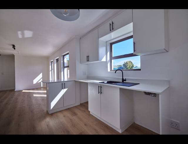 3 BEDROOM FREEHOLD FOR SALE IN MILKWOOD PARK